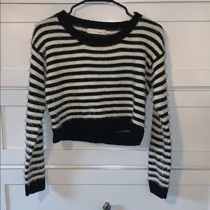 Cropped long sleeve